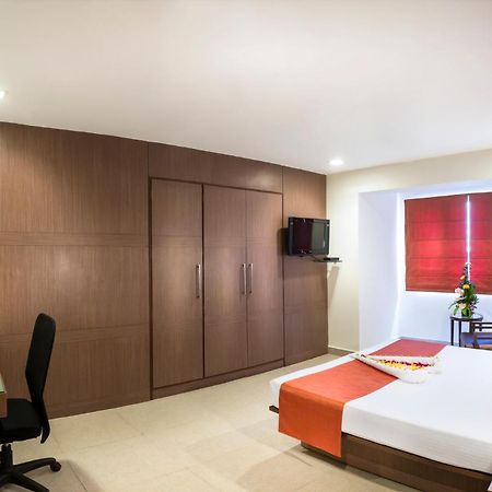 The Lotus Apartment Hotel, Venkatraman Street Csennai Kültér fotó